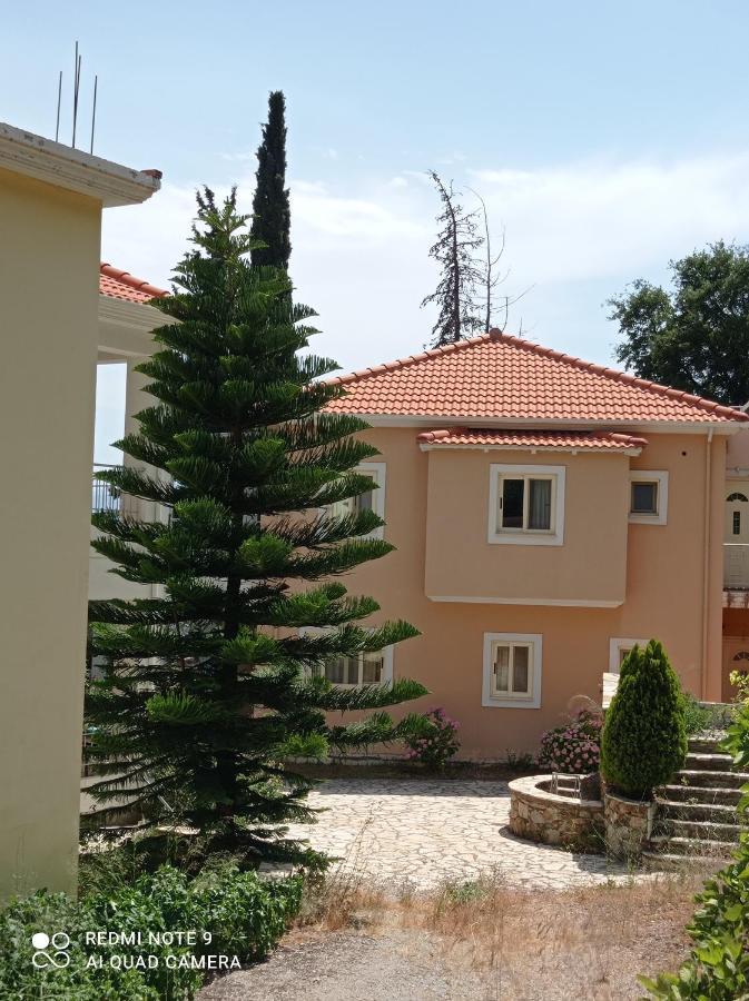 Hotel Theasis Paralia Sergoulas 외부 사진