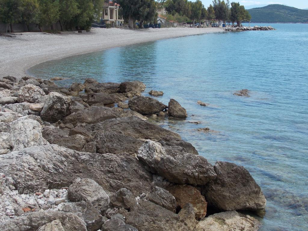Hotel Theasis Paralia Sergoulas 외부 사진